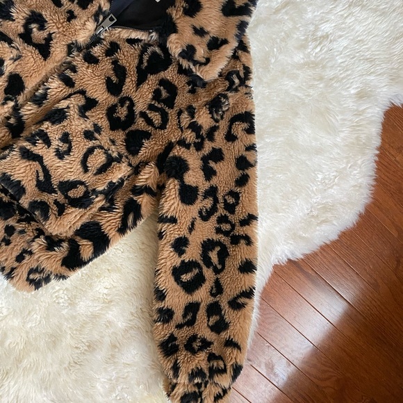 Fluffy coat - Picture 4 of 5